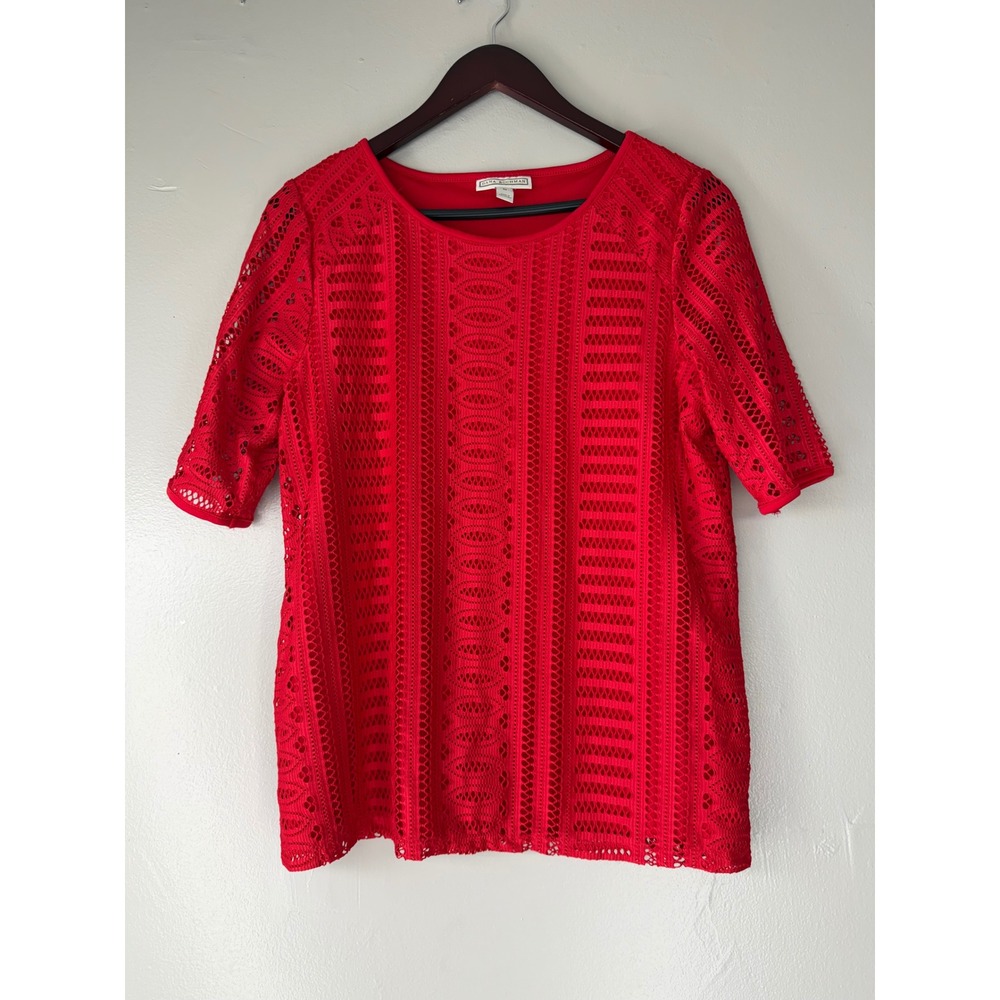 Dana Buchman Red Crochet Lace Overlay Short Sleeve Blouse Top Womens Medium